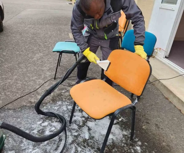Nettoyage professionnel des chaises